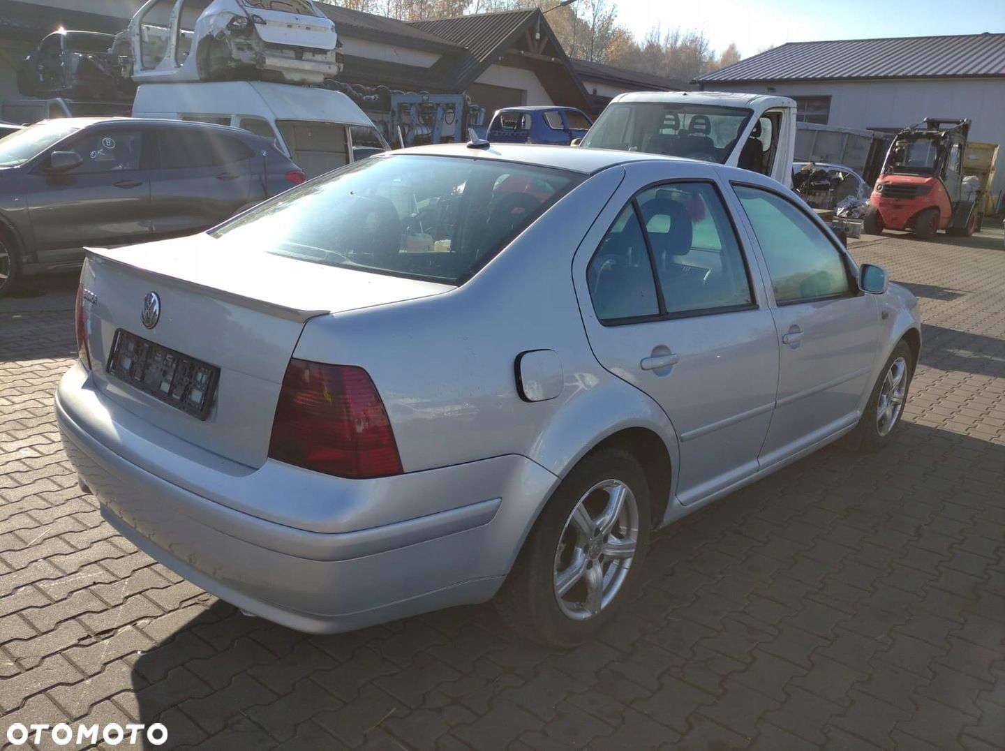 VOLKSWAGEN VW BORA SEDAN LAMPA PRAWA TYŁ TYLNA HELLA EUROPA - 1