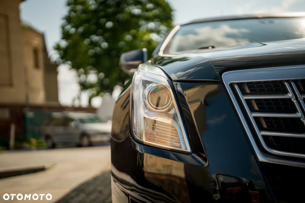 Cadillac XTS - 11