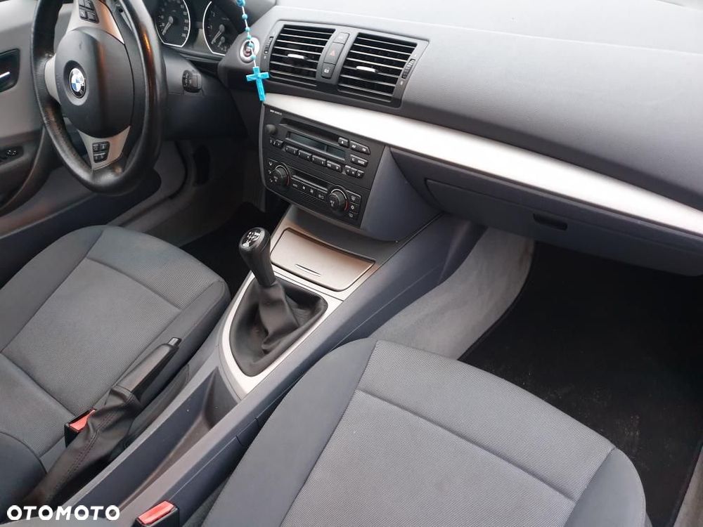 BMW Seria 1 116i - 8