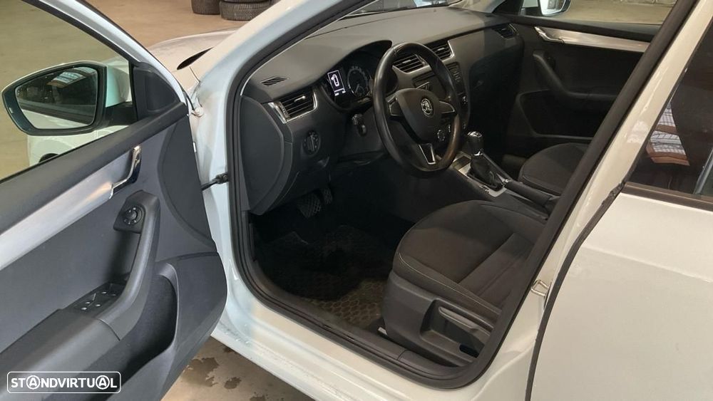 Skoda Octavia Break 2018 photo 5