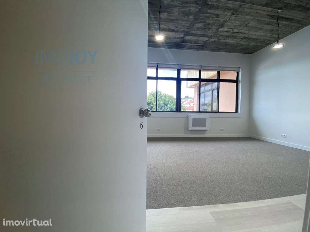 Sala de 28 m² para Arrendamento na Avenida Helen Keller - Grande imagem: 4/23