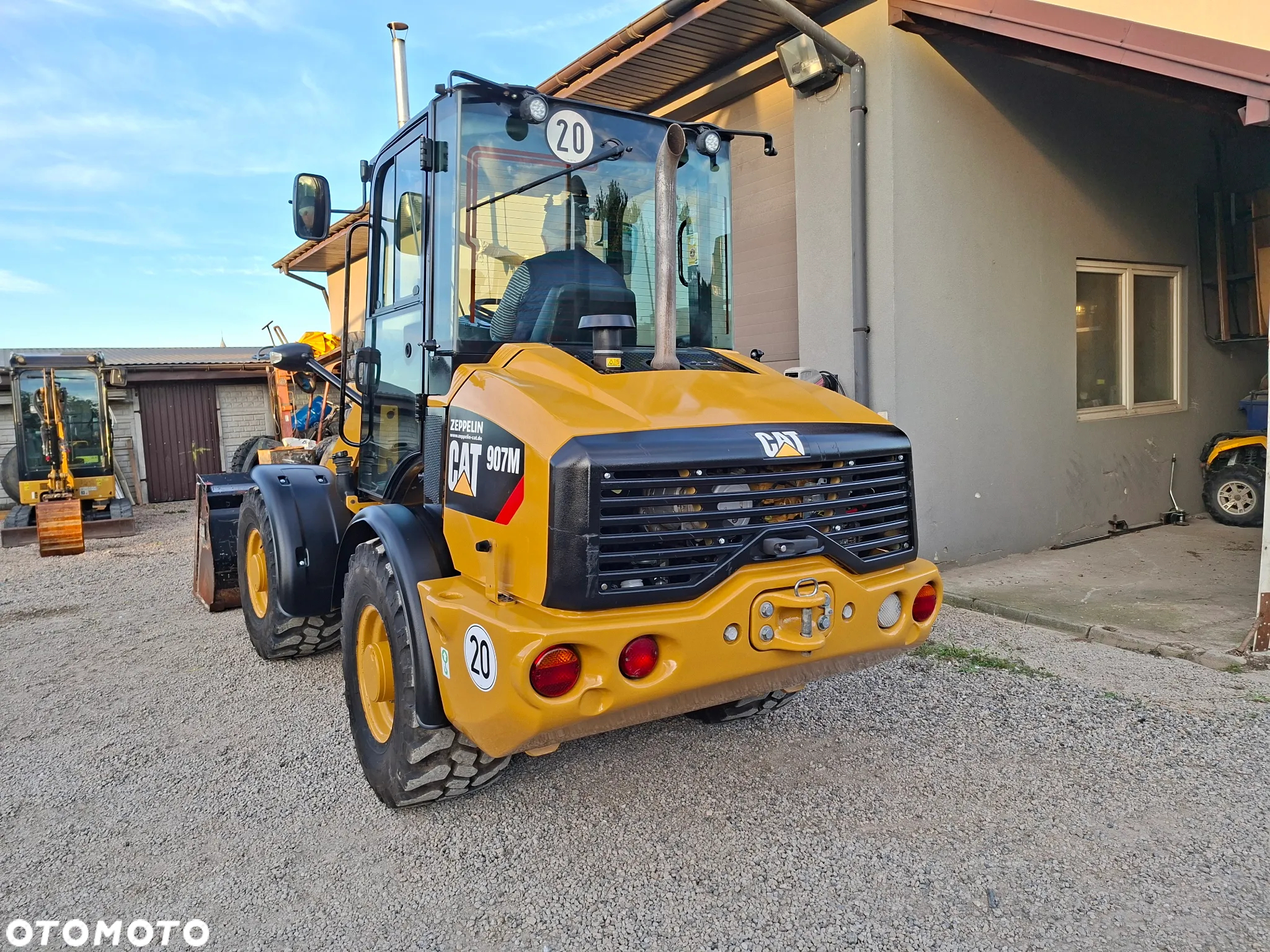 Caterpillar CAT 907 M - 5