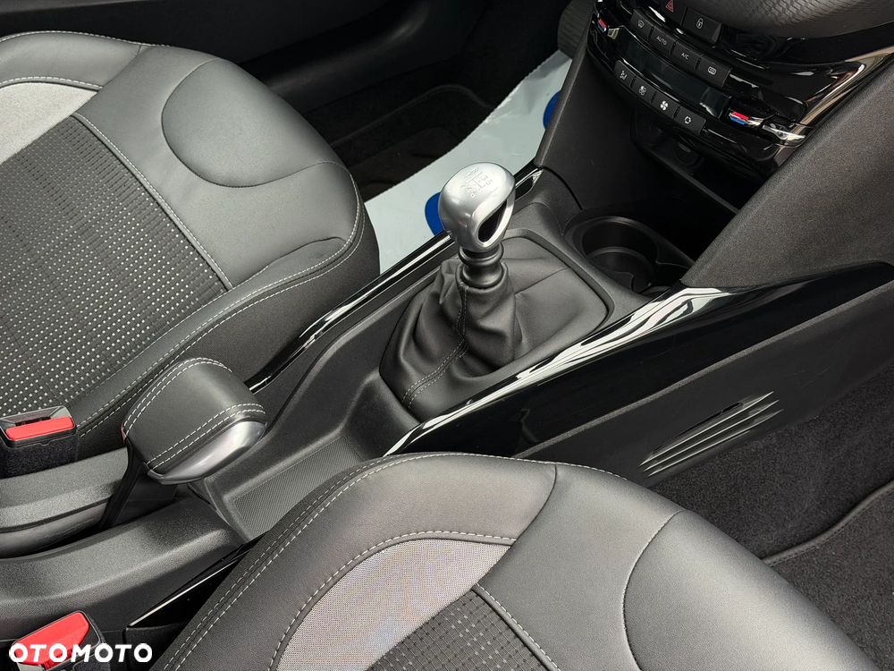 Peugeot 2008 1.2 PureTech Allure S&S - 29