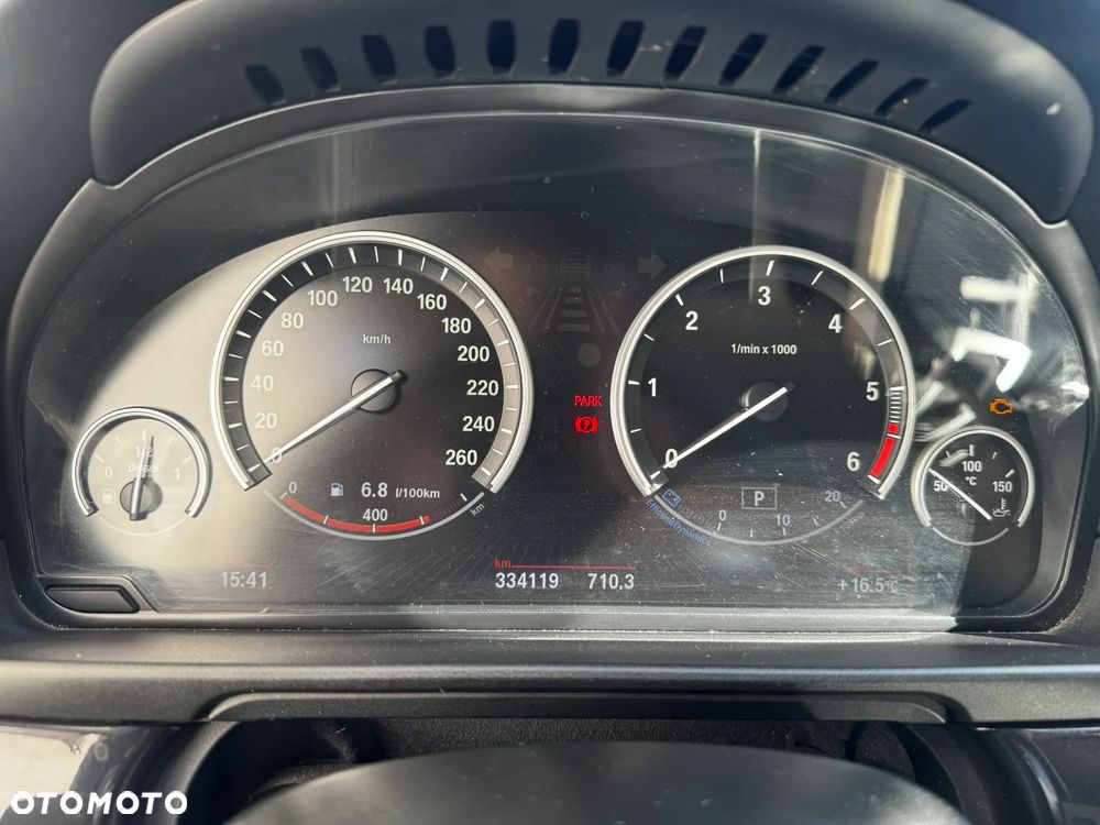BMW Seria 5 520d xDrive - 10