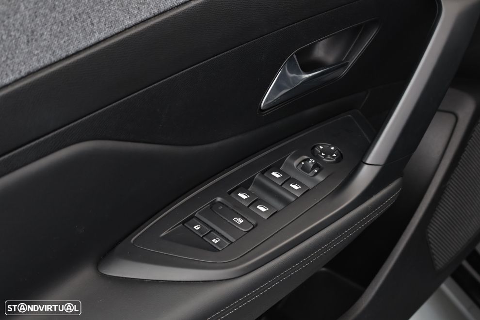 Peugeot 308 SW 1.2 PureTech Allure EAT8 - 24