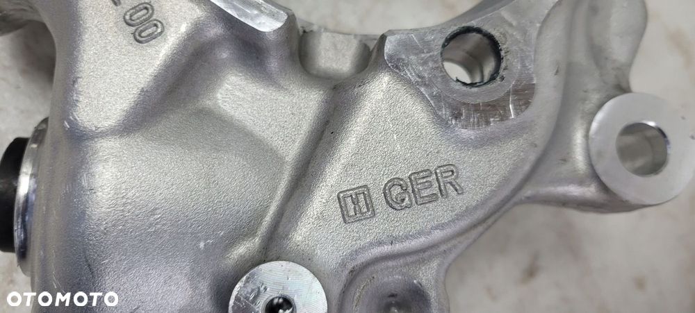 ZWROTNICA PIASTA TYŁ PRAWA MERCEDES C-KLASA V W206 - 12