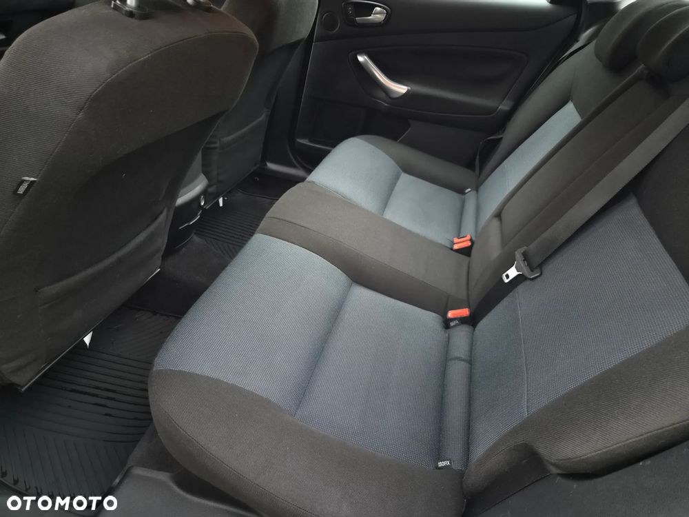 Ford Mondeo 1.8 TDCi Titanium - 14