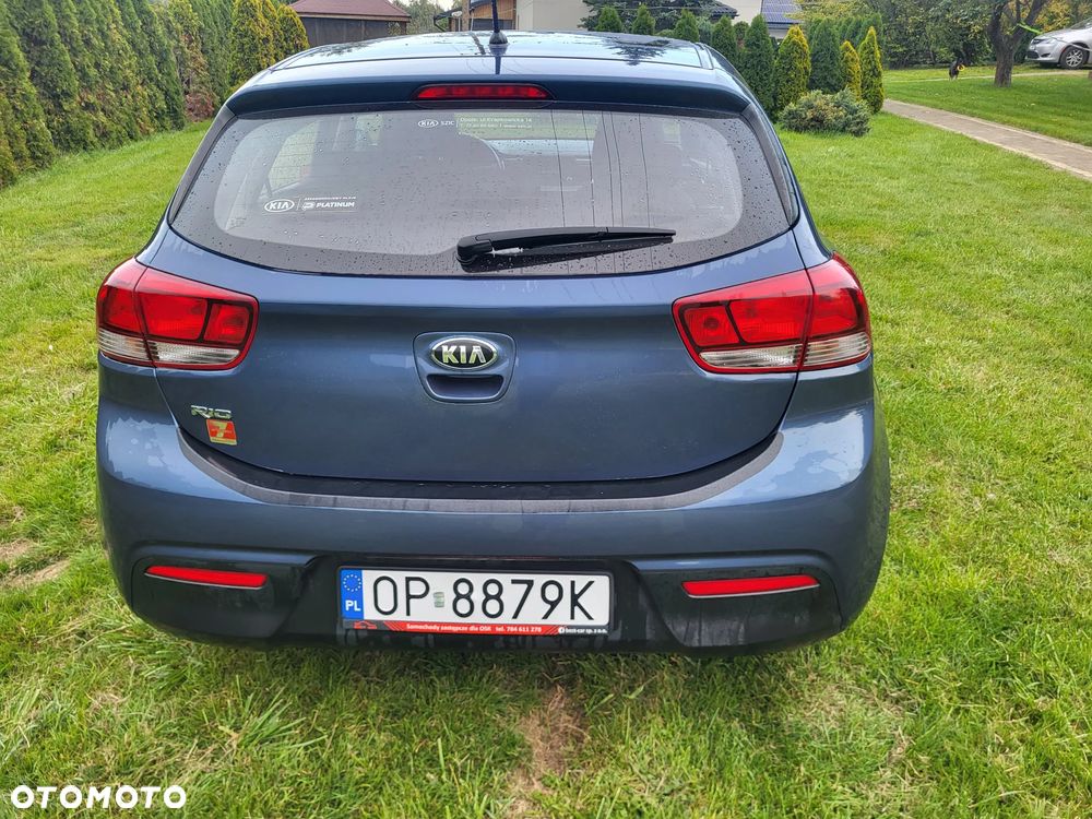 Kia Rio 1.2 L - 4