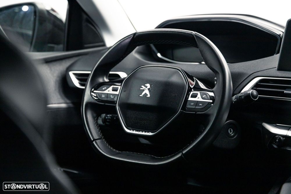 Peugeot 5008 1.5 BlueHDi Allure EAT8 - 26