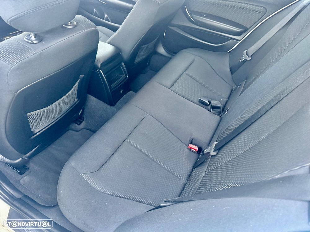 BMW 116 d Pack M - 20