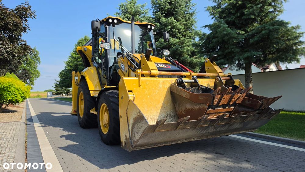 Caterpillar KOPARKO ŁADOWARKA CAT 432. 101 KONI. AUTOMATYCZNA SKRZYNIA BIEGÓW.  JOYSTICK. 3 ŁYŻKI. ROK PRODUKCJI 2023. KUPOWANA I ODBIERANA W 2024. BARDZO MAŁY PRZEBIEG JEDYNE 325 MTh. KLIMATYZACJA.  WEBASTO. STAN JAK FABRYCZNIE NOWA - 11