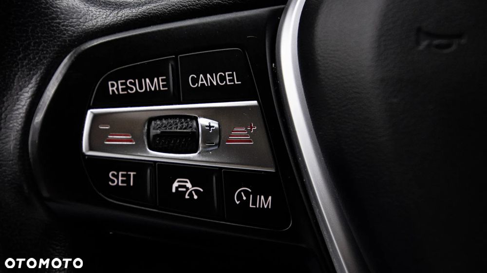 BMW Seria 3 320i Sport Line - 22
