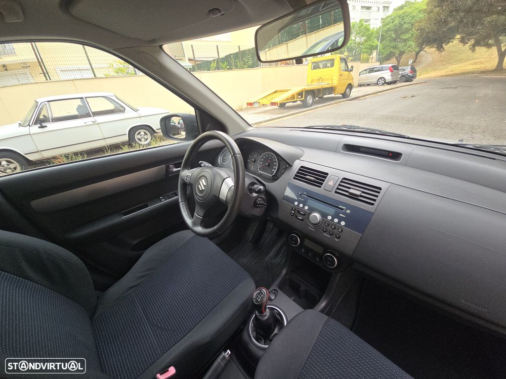 Suzuki Swift 1.3 DDiS GLX - 24