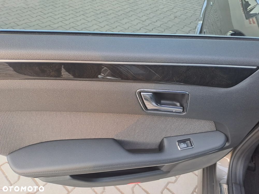 Mercedes-Benz Klasa E 350 CDI BlueEff - 14