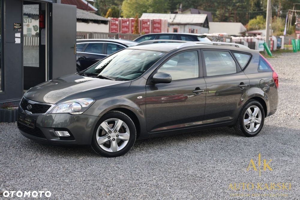 Kia Ceed - 10