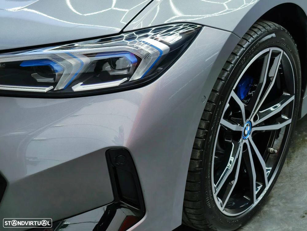 BMW 320 e Pack Desportivo M Auto - 23