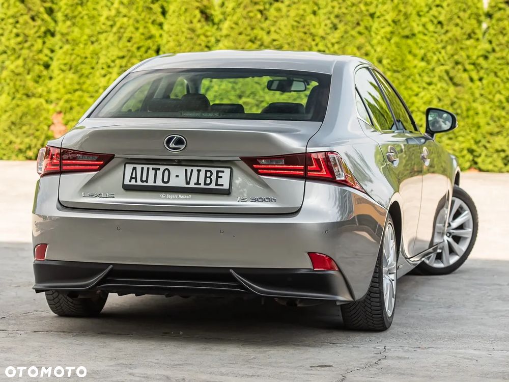 Lexus IS Luxury Line - 12