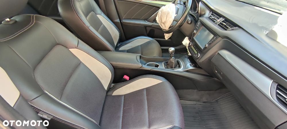 Toyota Avensis 2.0 D-4D Prestige - 23