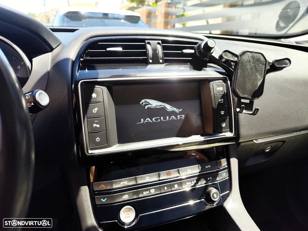 Jaguar F-Pace 2.0 i4D Pure - 7