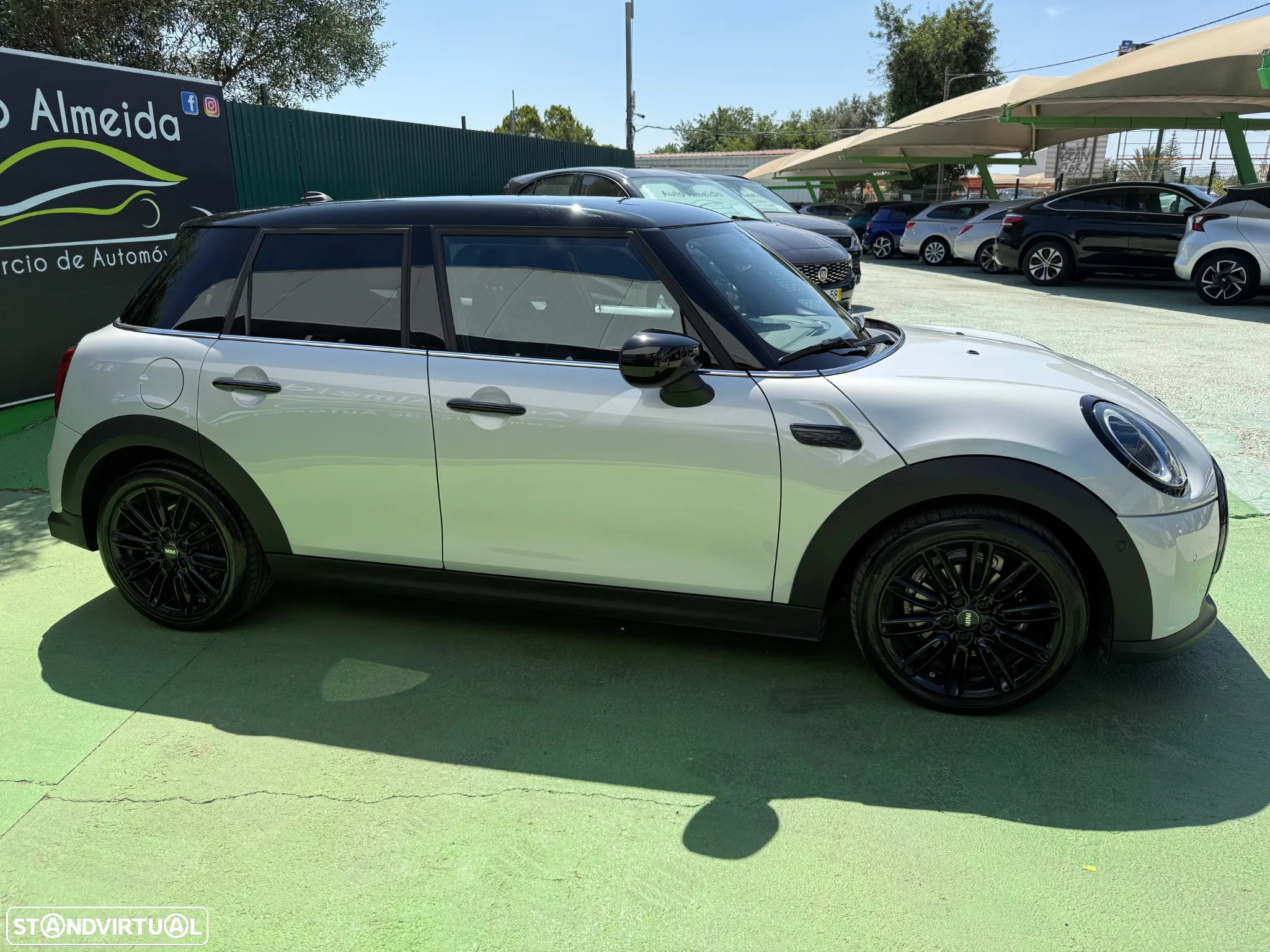 MINI 5 Portas Cooper Auto - 13