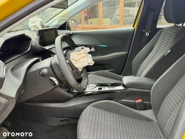 Peugeot 208 e-208 50kWh Style - 24