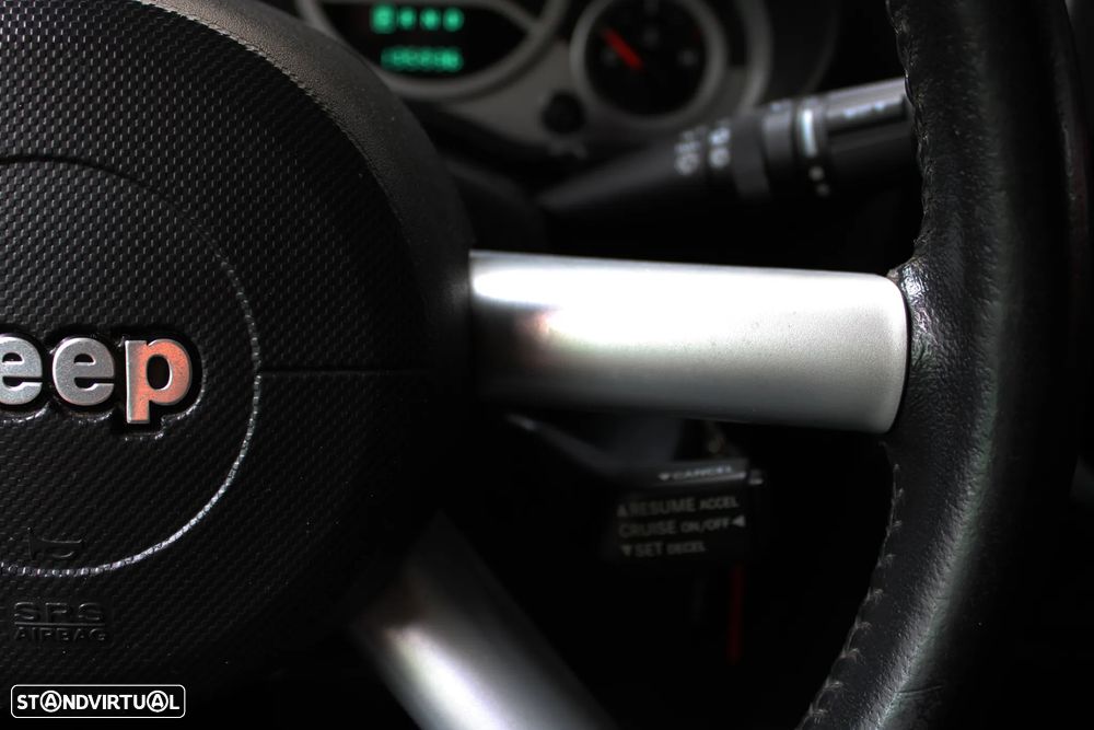 Jeep Wrangler 2.8 CRD ATX Sport - 37