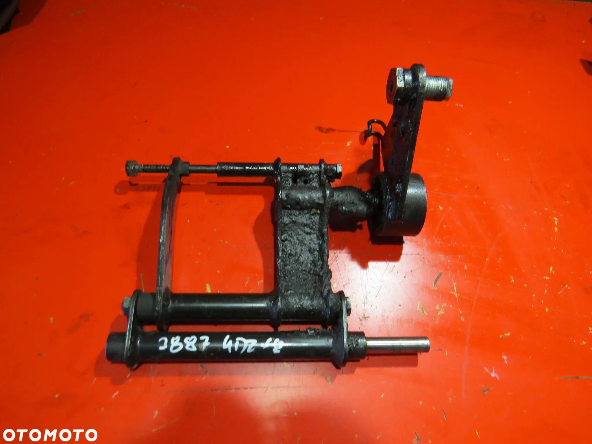 PIAGGIO X8 125 150 180 200 250 poducha silnika mocowanie uchwyt - 1