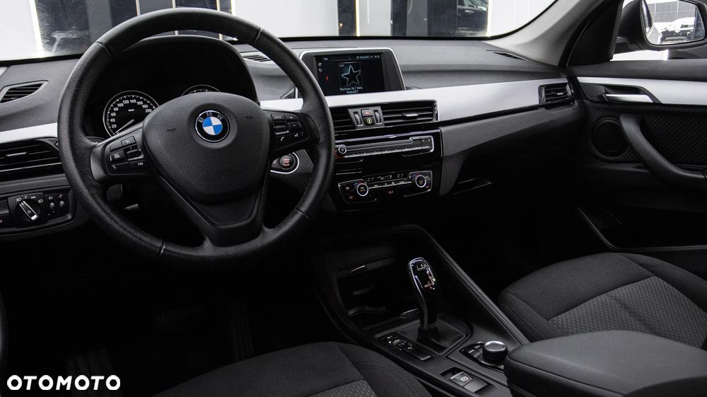 BMW X1 sDrive18i - 13