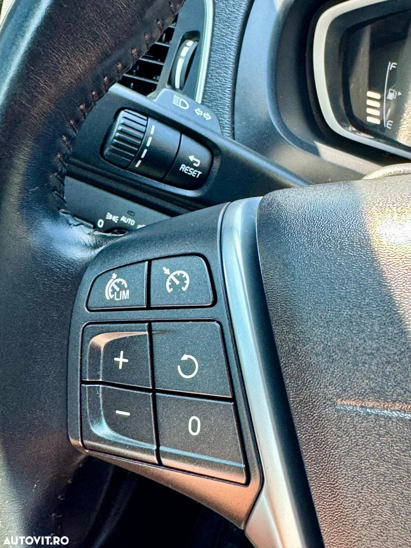 Volvo V40 D2 ECO Aut. Momentum - 35