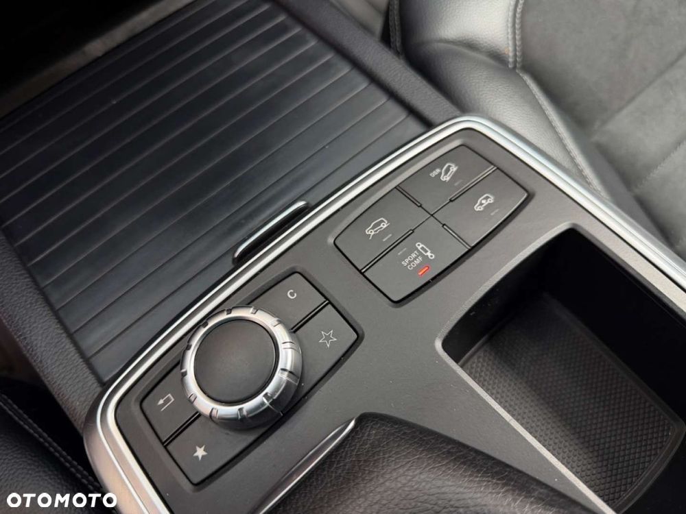Mercedes-Benz ML - 27