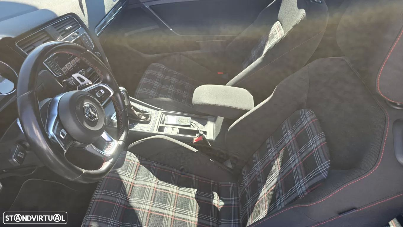 VW Golf 2.0 TSi GTi DSG Performance - 21