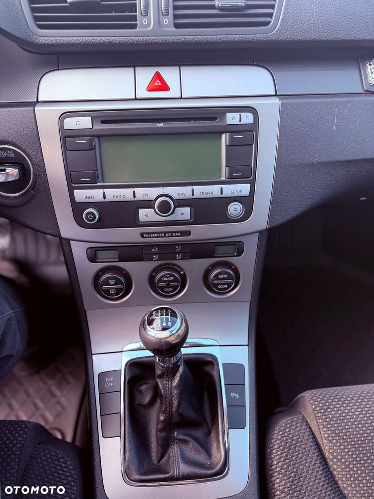 Volkswagen Passat - 14