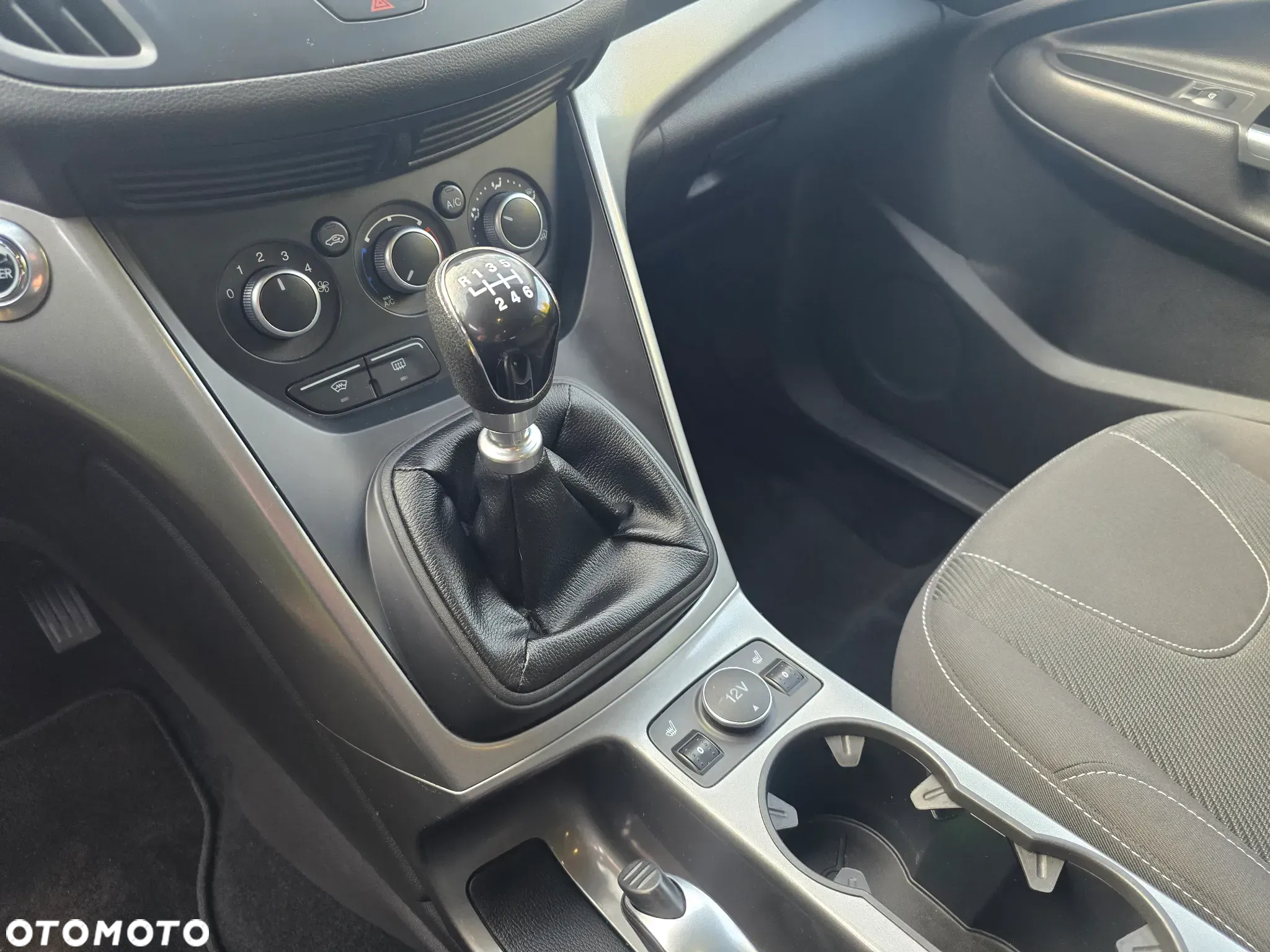 Ford Kuga 1.6 EcoBoost 2x4 Titanium - 10