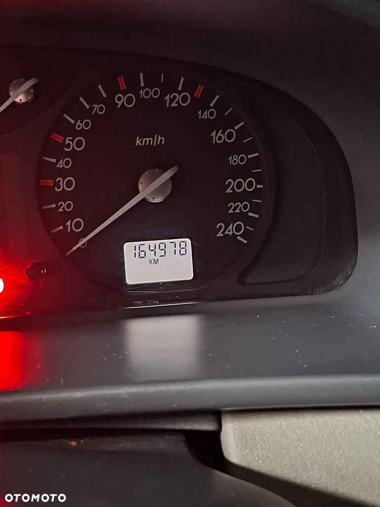 Renault Laguna 1.9 dCi Confort Authentique - 9