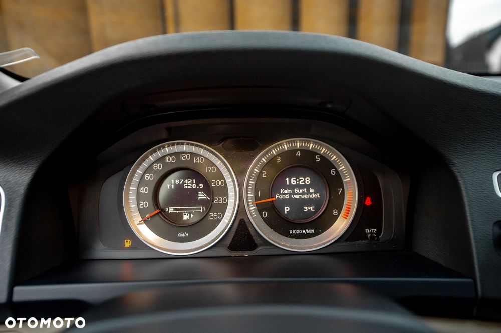 Volvo V60 T6 AWD Geartronic Momentum - 29