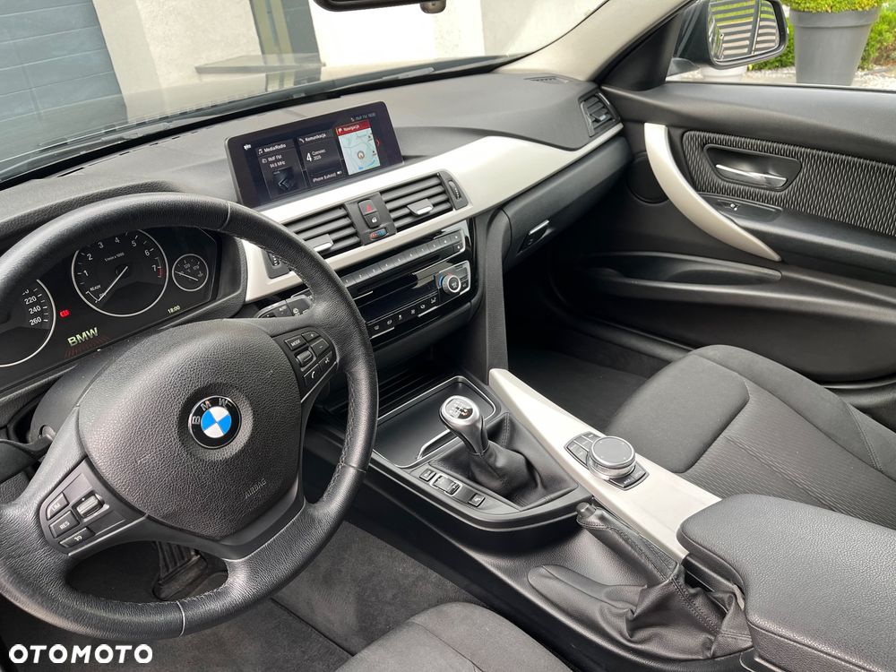 BMW Seria 3 - 26