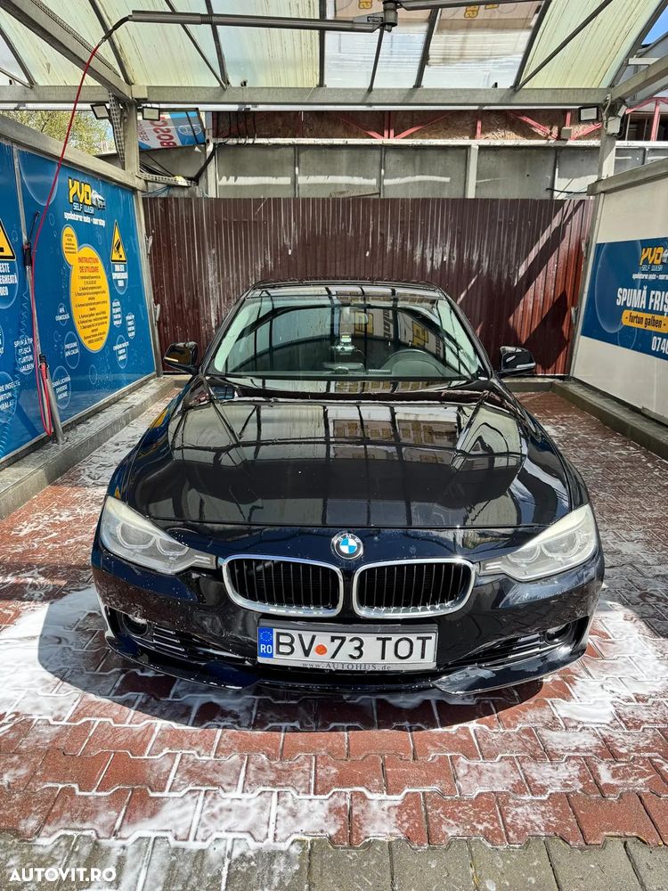 BMW Seria 3 320i Aut. - 3