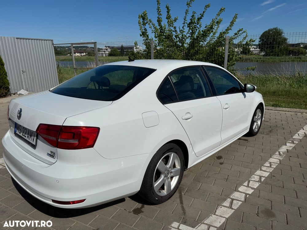 Volkswagen Jetta - 5