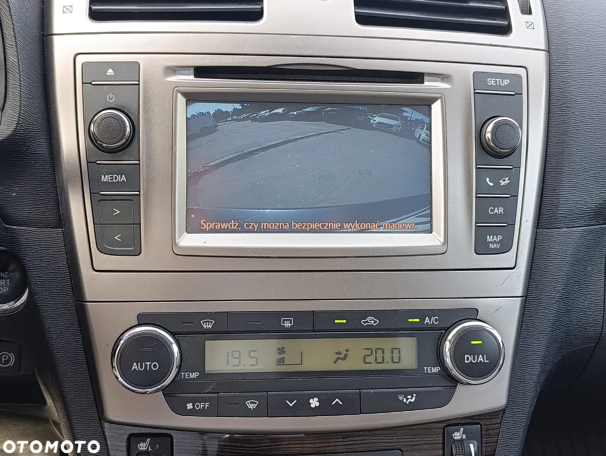 Toyota Avensis 2.2 D-4D Prestige - 25
