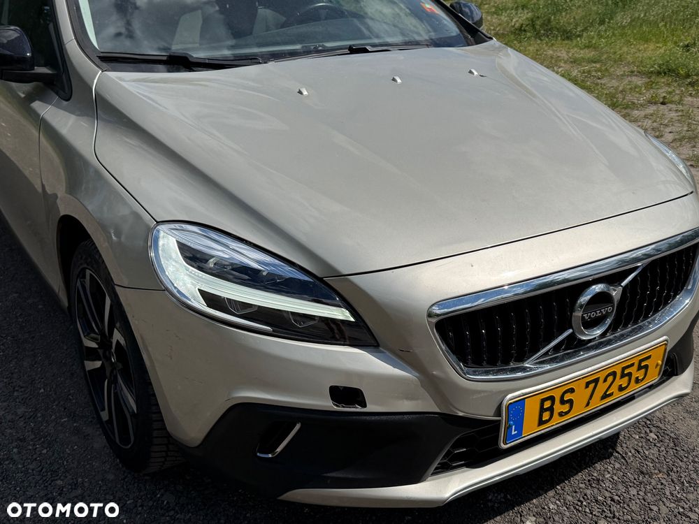 Volvo V40 Cross Country D3 Drive-E SCR Momentum - 4