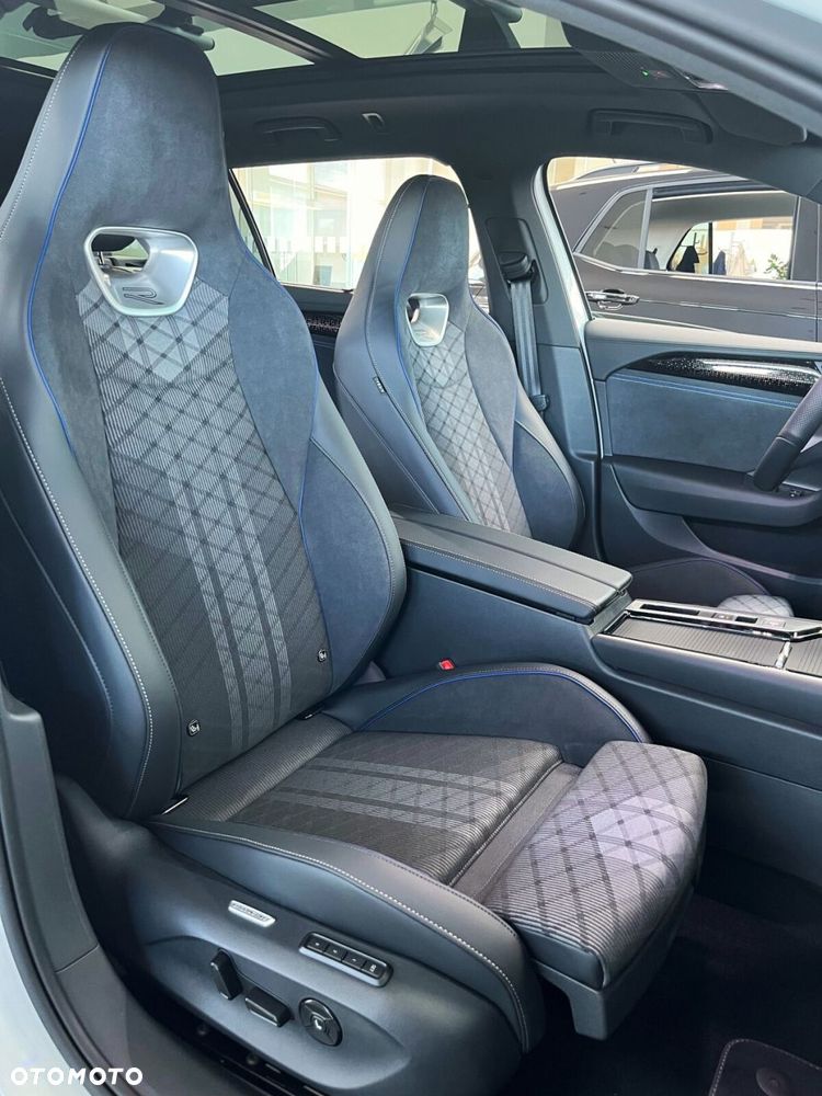 Volkswagen Passat Variant 2.0 TDI SCR R-Line Plus DSG - 9