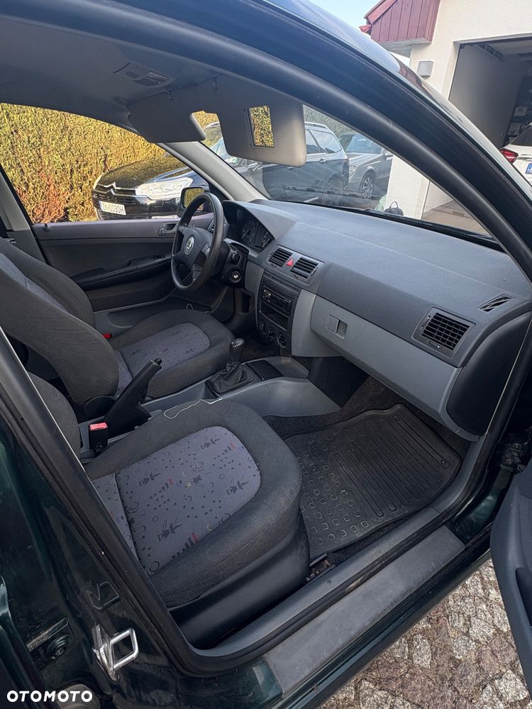 Skoda Fabia 1.2 HTP Basis - 16