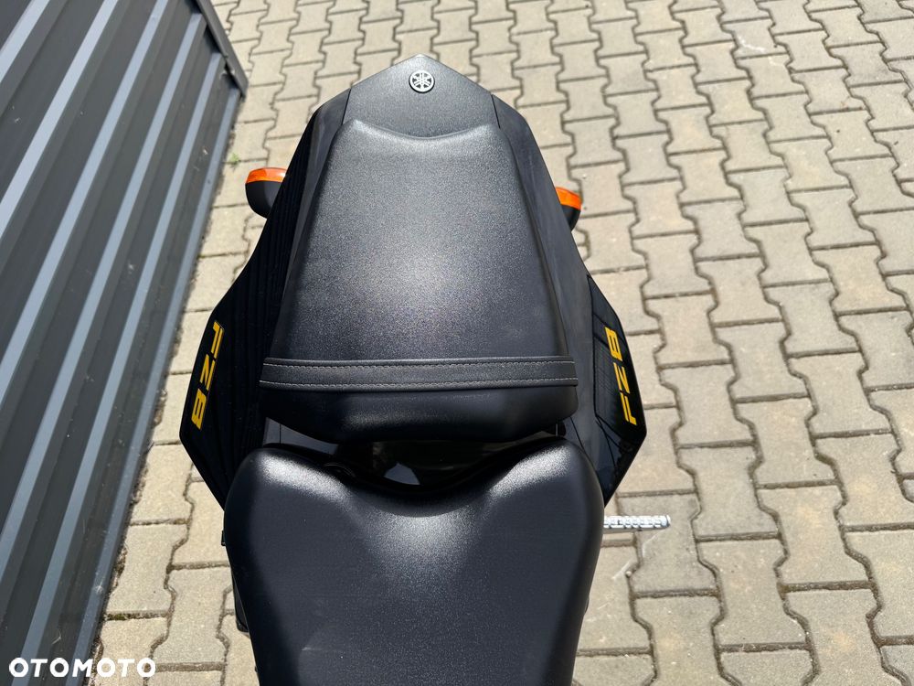Yamaha FZ8 - 18