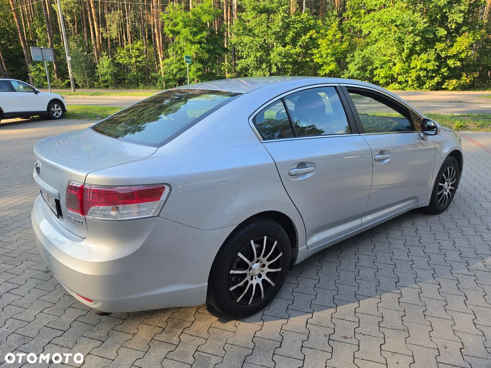 Toyota Avensis 1.8 Executive - 23