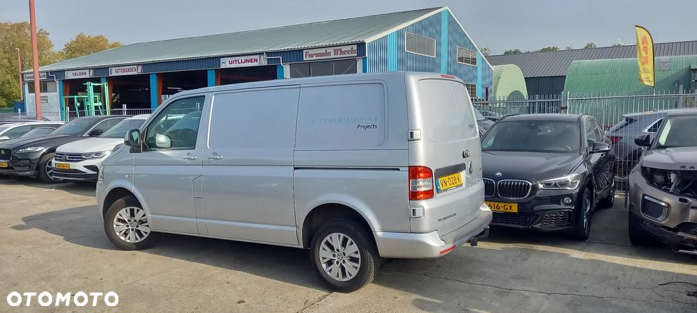 Volkswagen Transporter T5 - 16