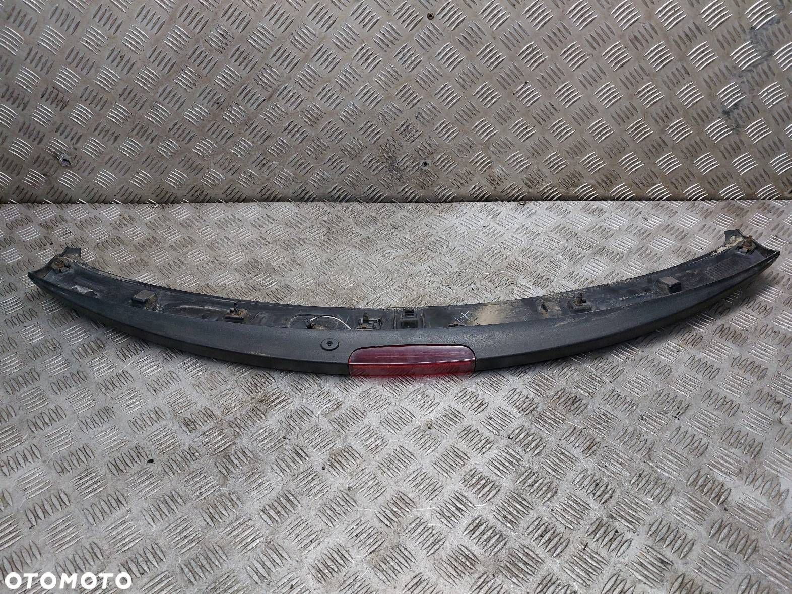 LOTKA SPOILER STOPKA TRZECIE ŚWIATŁO STOP CHRYSLER  PACIFICA I - 2