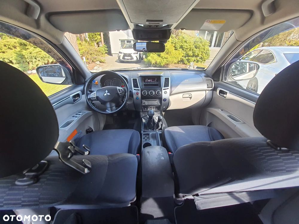 Mitsubishi Pajero Sport - 6