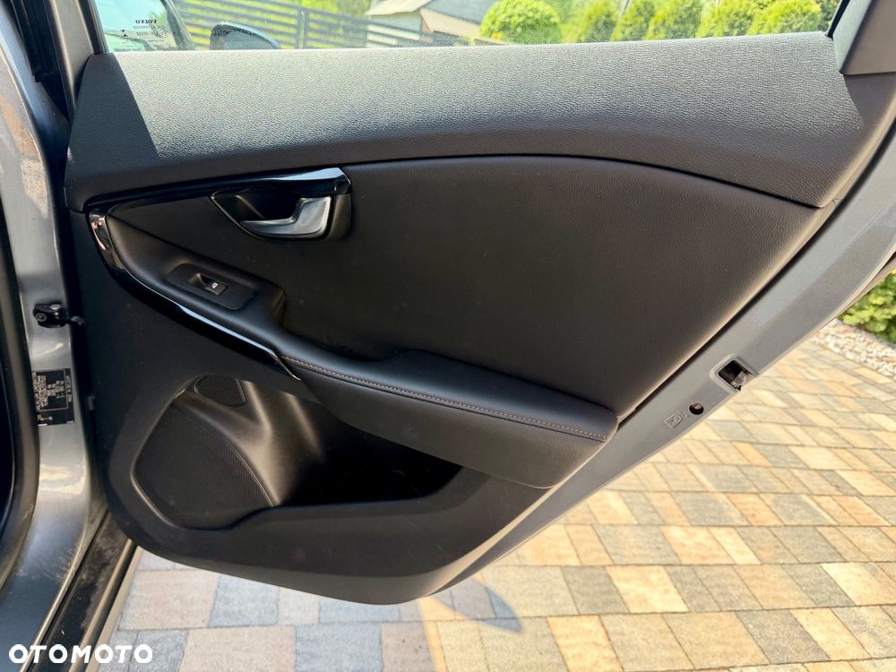 Volvo V40 Cross Country D3 Geartronic Momentum - 22