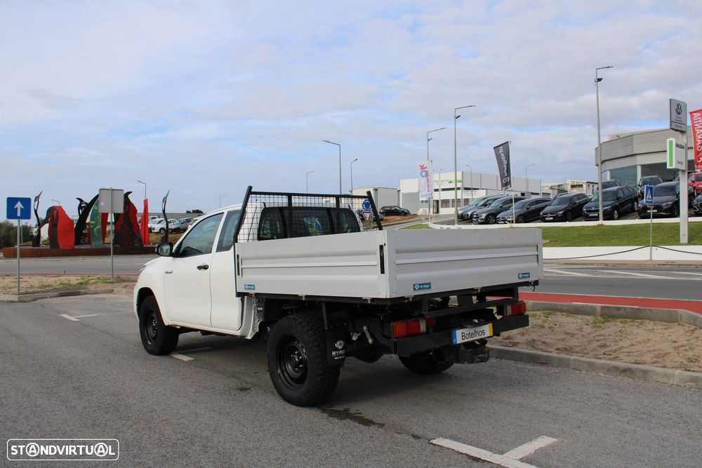 Toyota Hilux 2.4 D-4D 4WD CD CM - 5