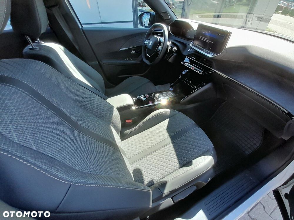 Peugeot 2008 1.2 PureTech Allure S&S EAT8 - 23